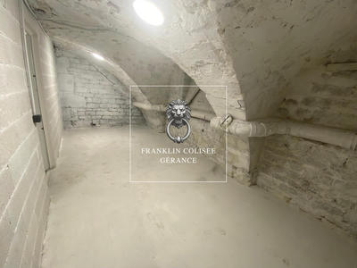 Parking / Garage - 18 m²