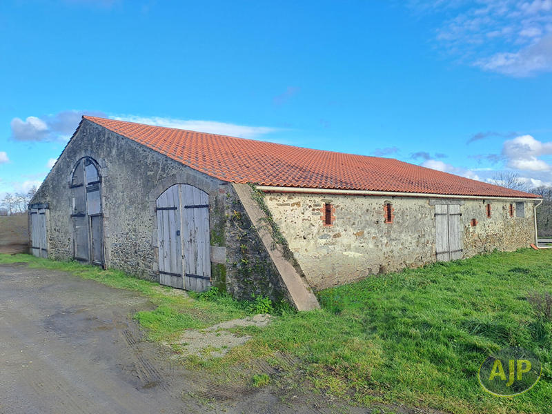 Maison - 260 m² - 2 pièces