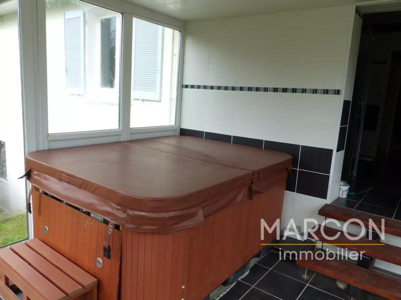 Maison - 208 m² - 7 pièces