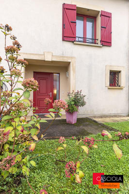 Maison - 318 m² - 8 pièces