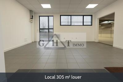 Entrepôt - 305 m²
