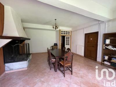 Maison - 200 m² - 12 pièces