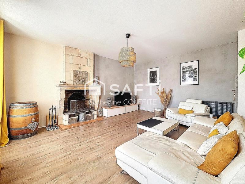 Maison - 215 m² - 8 pièces