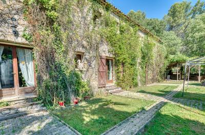 Bastide - 430 m² - 7 pièces