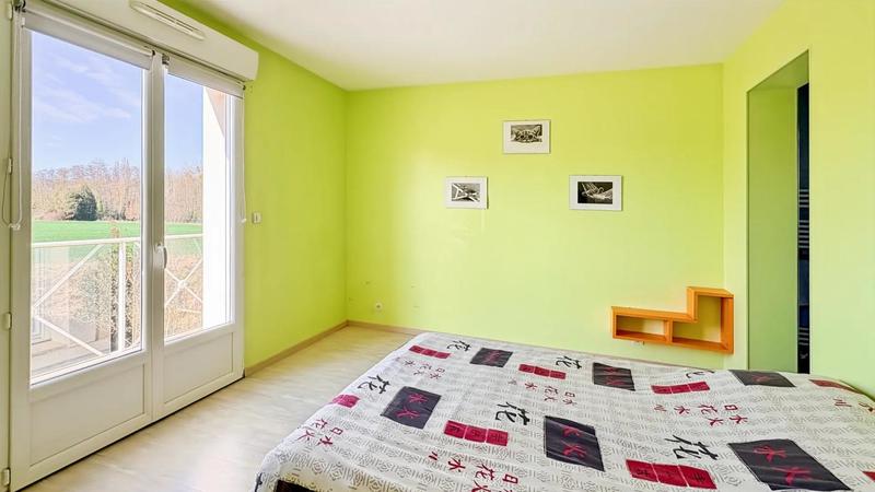 Maison - 202 m² - 9 pièces