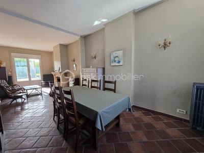 Maison - 165 m² - 9 pièces