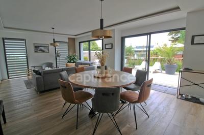 Maison - 146 m² - 6 pièces