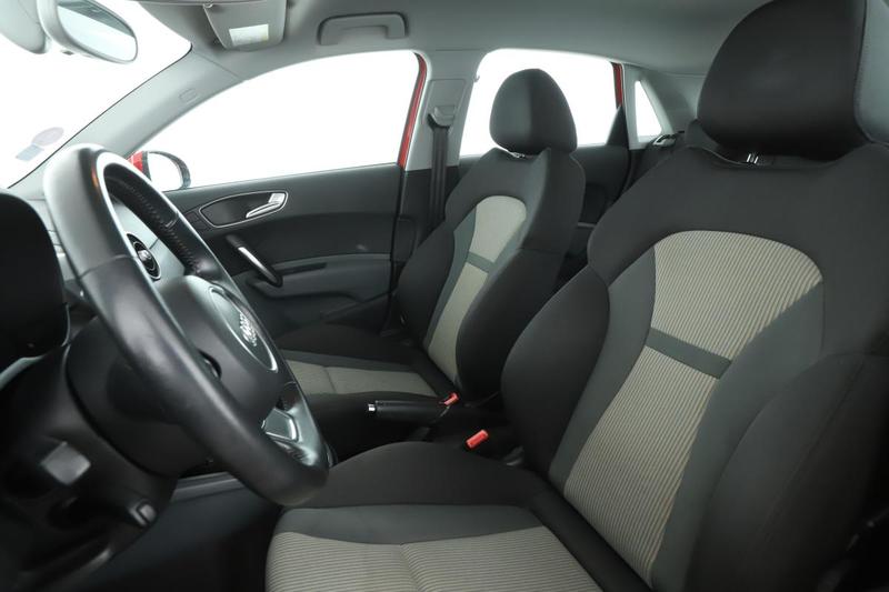 Audi A1 sportback 1.0 Tfsi Ultra Ambiente s tronic 95 ch