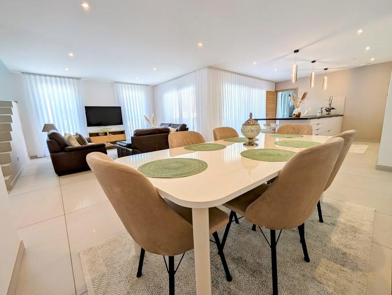 Maison - 180 m² - 6 pièces