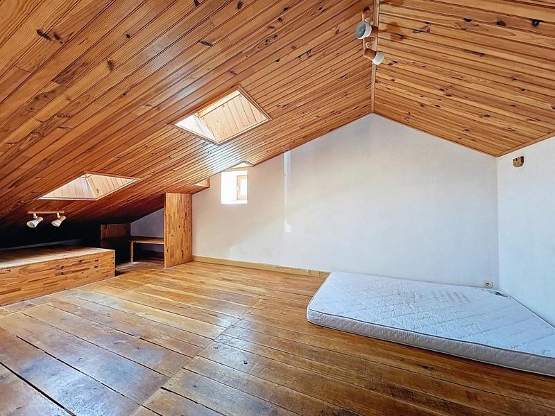 Maison de village - 300 m² - 18 pièces