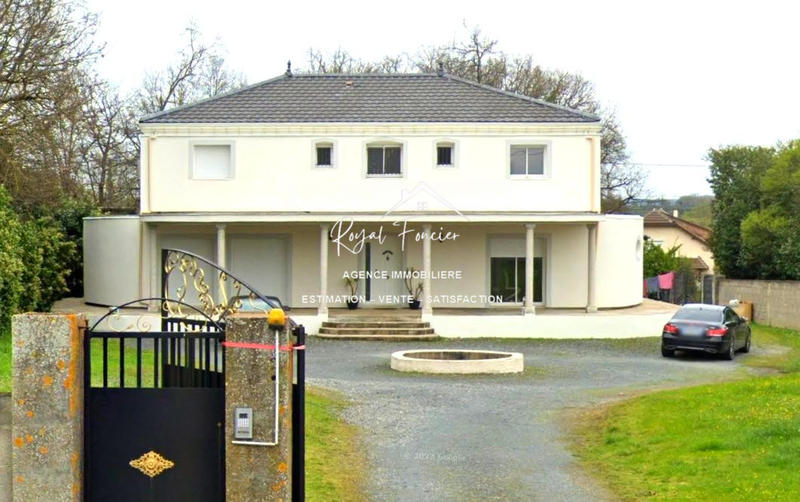 Maison contemporaine - 265 m² - 6 pièces