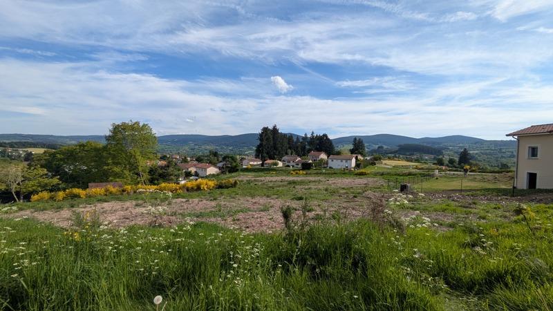 Terrain constructible - 1 327 m²