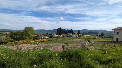 Terrain constructible - 1 327 m²