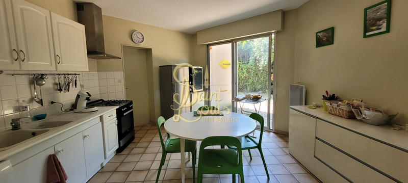 Maison - 180 m² - 7 pièces