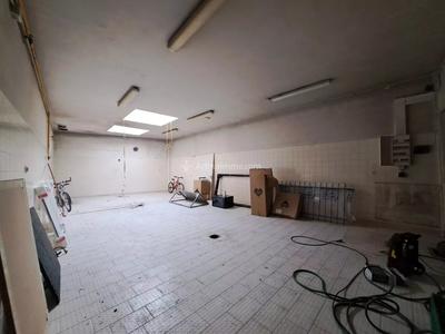 Magasins - 104 m² - 3 pièces