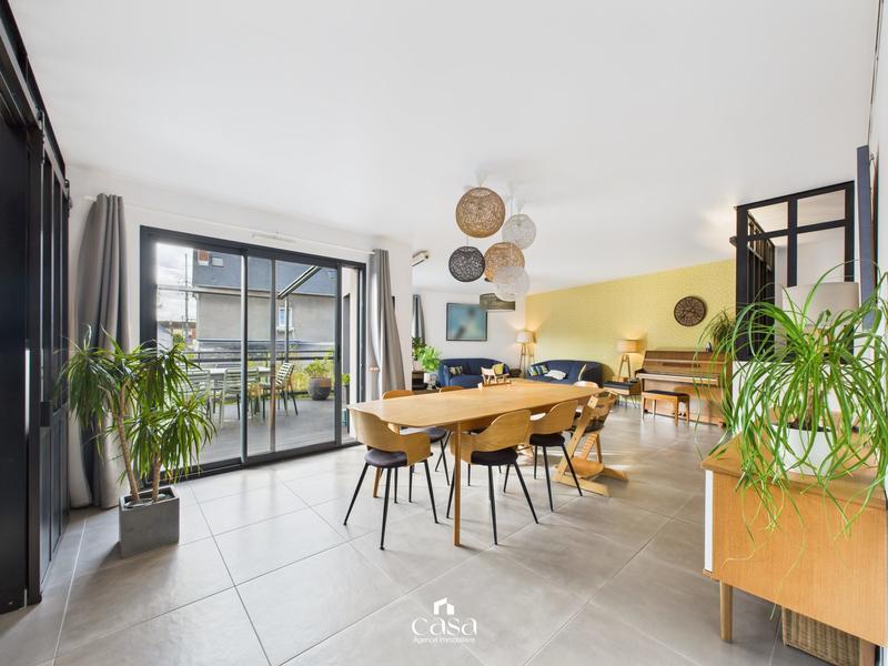 Maison contemporaine - 157 m² - 7 pièces