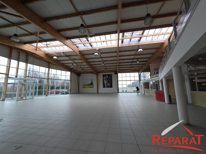 Local commercial - 2 150 m²