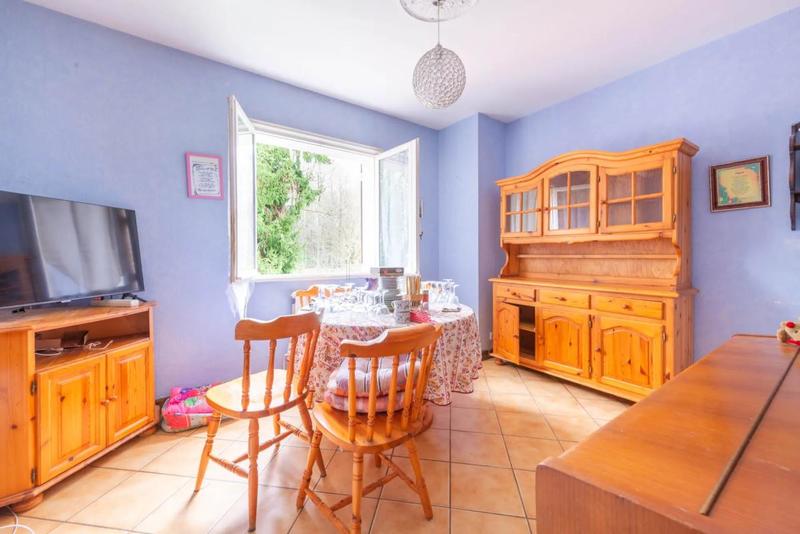 Maison - 215 m² - 10 pièces