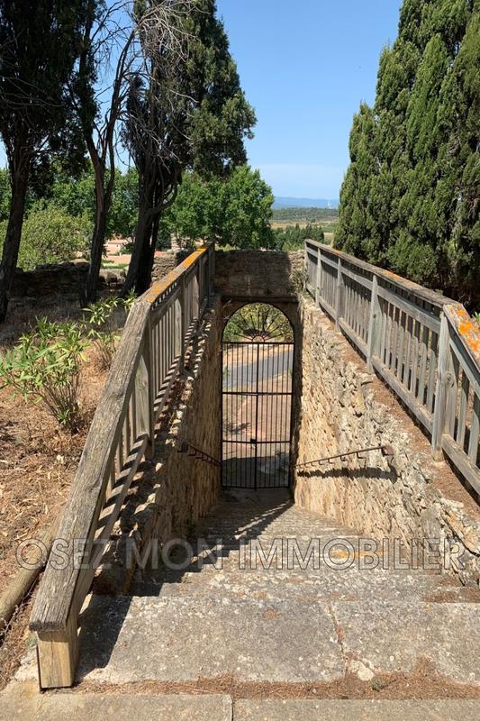 Maison - 3 500 m² - 20 pièces