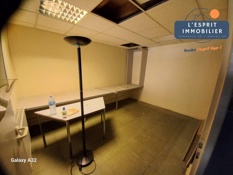 Bureau - 246 m² - 16 pièces