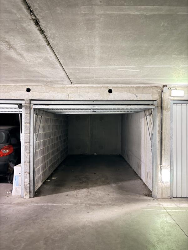 Parking / Garage - 13 m²