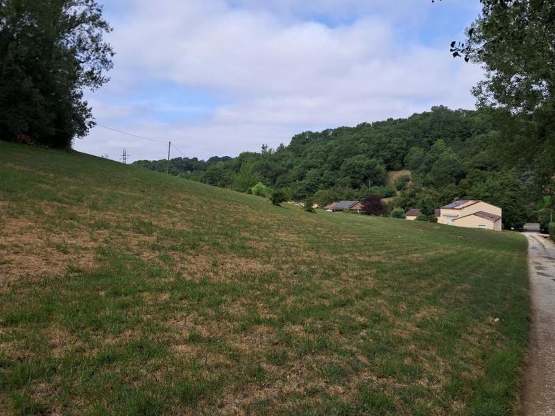 Terrain - 1 800 m²