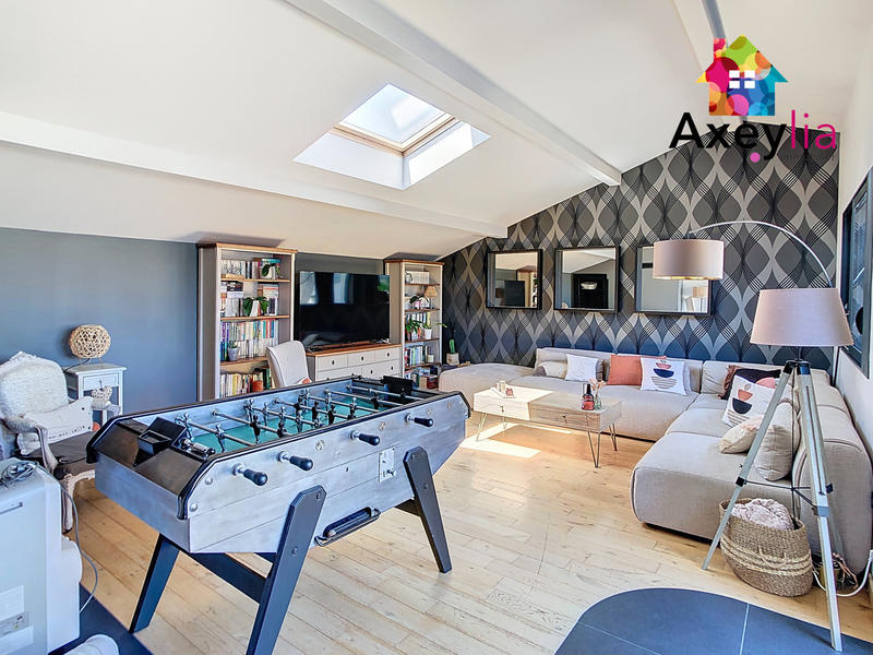 Loft - 171 m² - 8 pièces