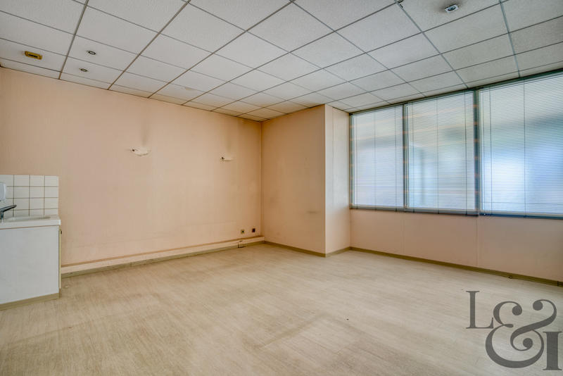 Local commercial - 95 m² - 3 pièces