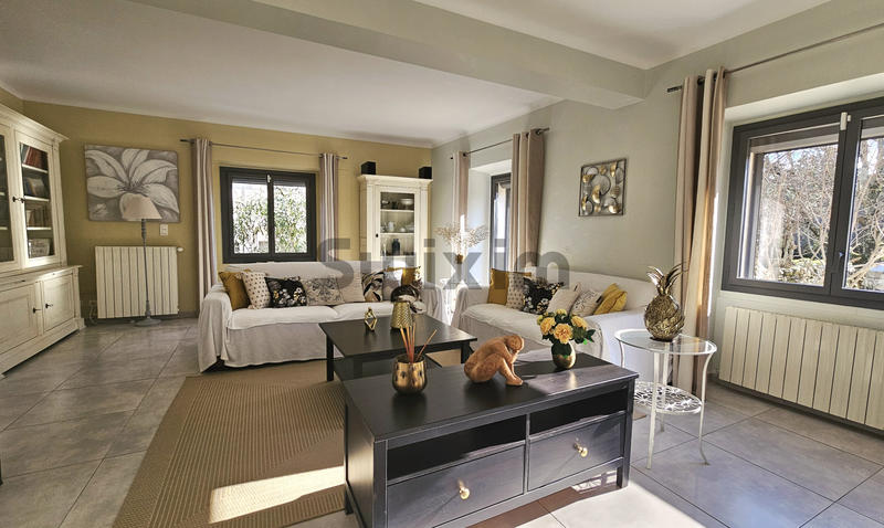 Maison - 205 m² - 6 pièces