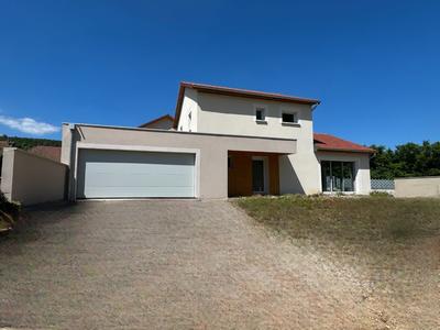 Maison - 140 m² - 4 pièces