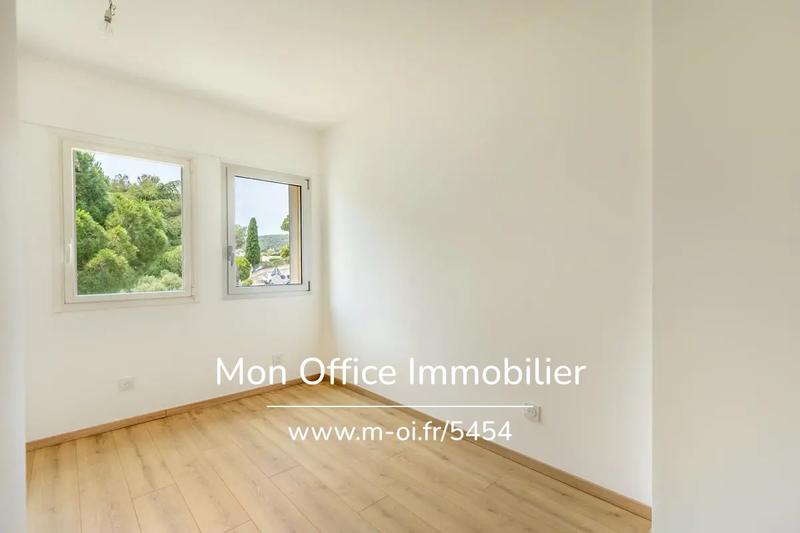 Appartement - 82 m² - 4 pièces