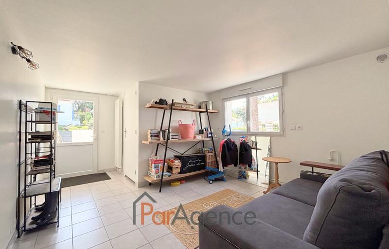 Maison - 220 m² - 8 pièces