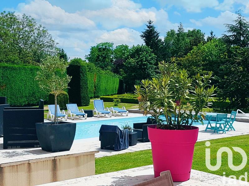 Maison - 245 m² - 8 pièces