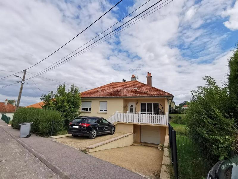Maison - 98 m² - 5 pièces