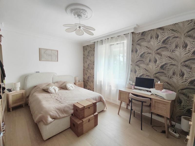 Maison traditionnelle - 143 m² - 7 pièces