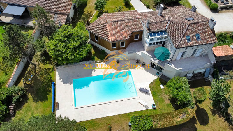 Maison - 187 m² - 8 pièces