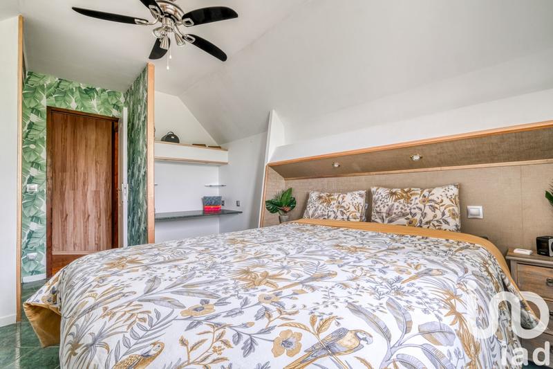 Maison - 218 m² - 8 pièces