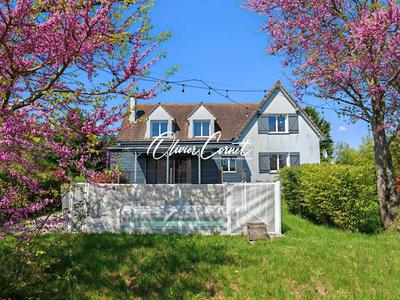 Maison - 180 m² - 8 pièces