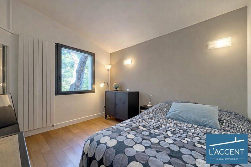 Maison - 185 m² - 7 pièces