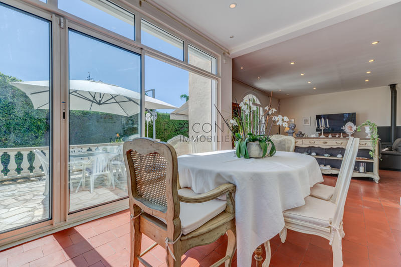 Villa - 280 m² - 8 pièces