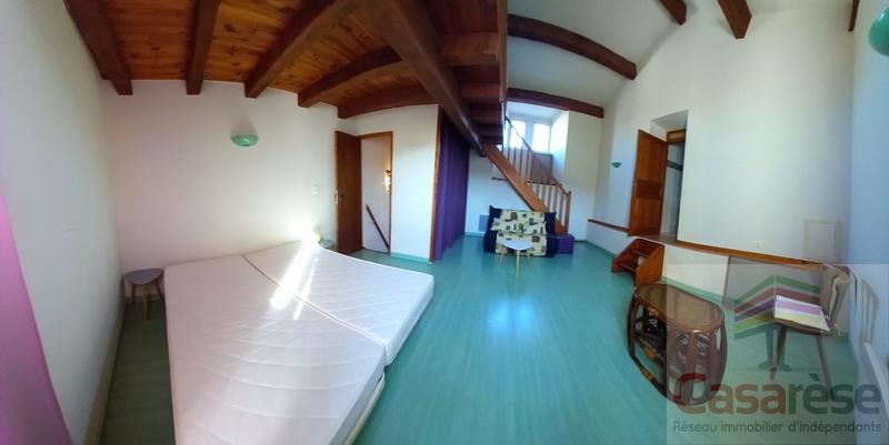 Maison - 242 m² - 9 pièces