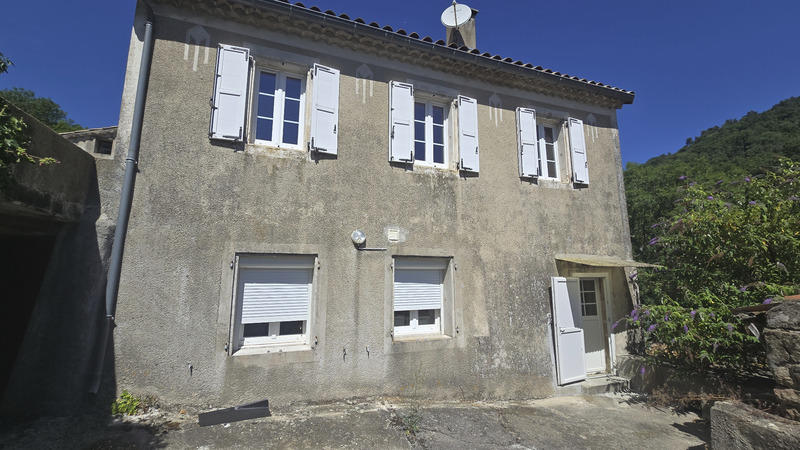 Maison - 90 m² - 5 pièces