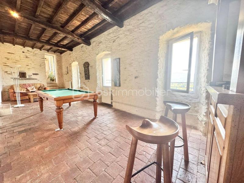 Appartement - 285 m² - 14 pièces