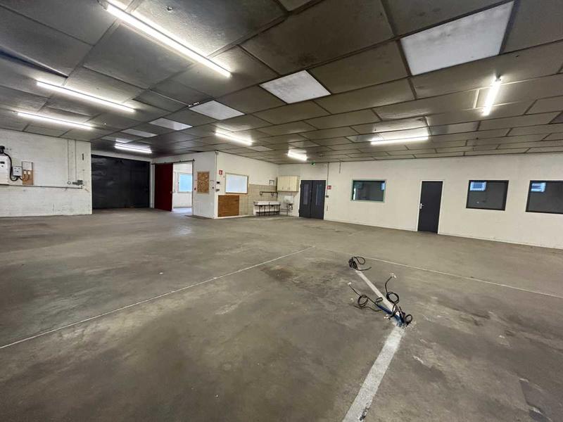 Local commercial - 1 067 m²