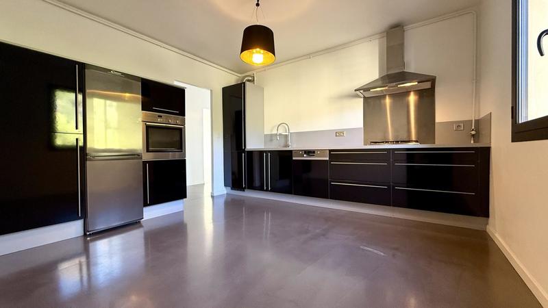 Appartement - 97 m² - 4 pièces