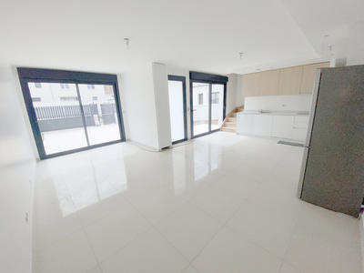 Maison - 99 m² - 4 pièces