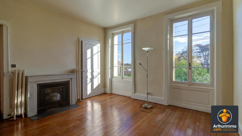 Maison - 180 m² - 9 pièces