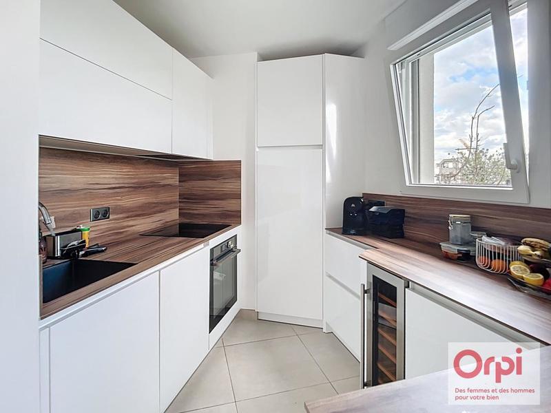 Penthouse - 77 m² - 3 pièces