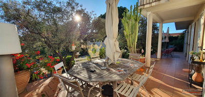 Maison - 218 m² - 6 pièces