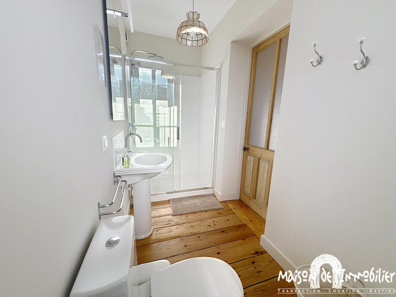 Maison - 187 m² - 7 pièces